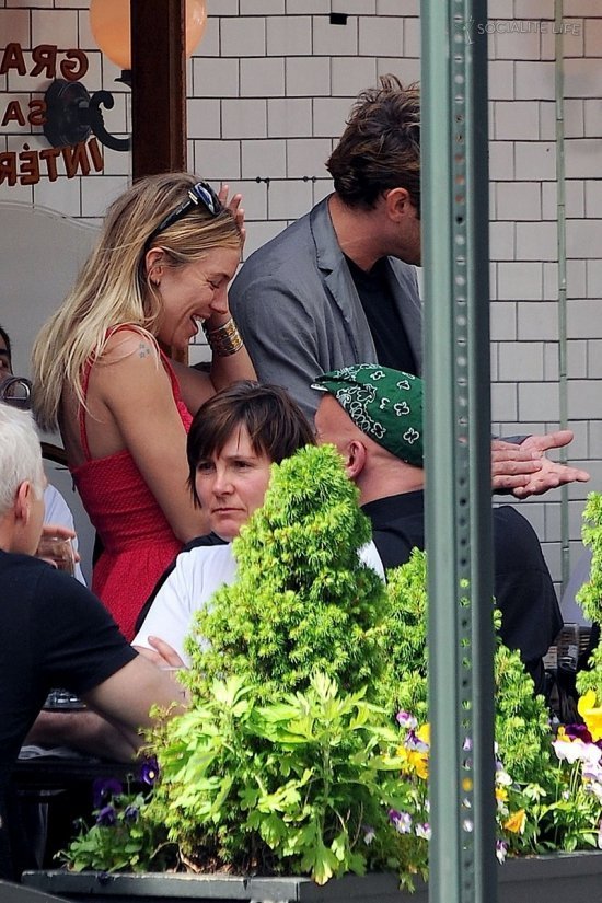 Джуд Лоу и Сиенна Миллер