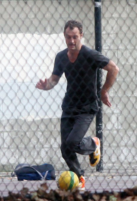 Джуд Лоу с детьми