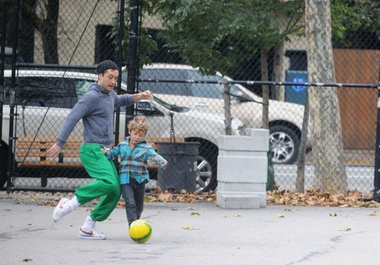 Джуд Лоу с детьми