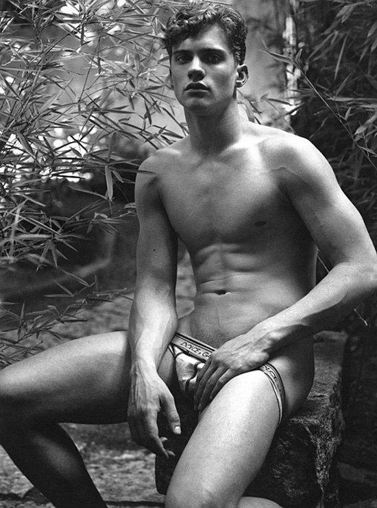 Эй Джи Аболраб