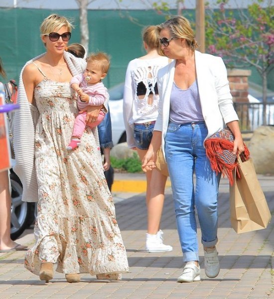 Эльза Патаки