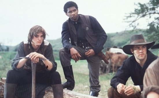 Эштон Кутчер