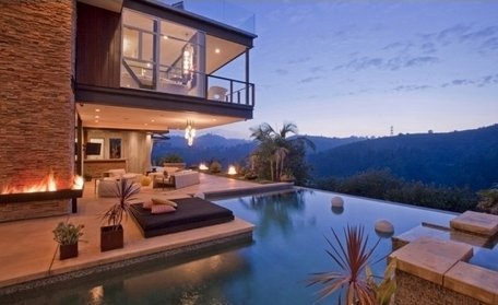 Эштон Кутчер