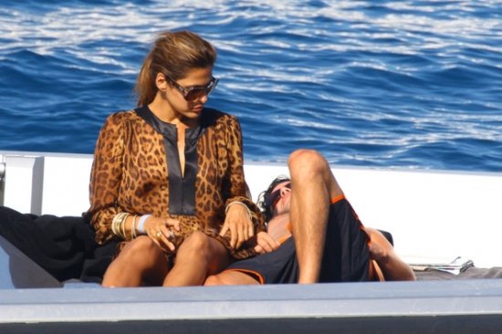 Ева Мендес на яхте