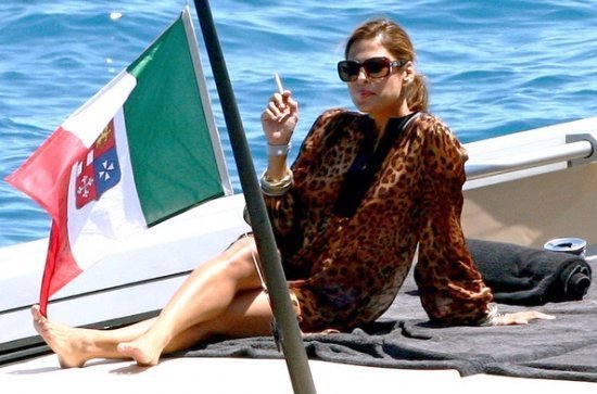 Ева Мендес на яхте