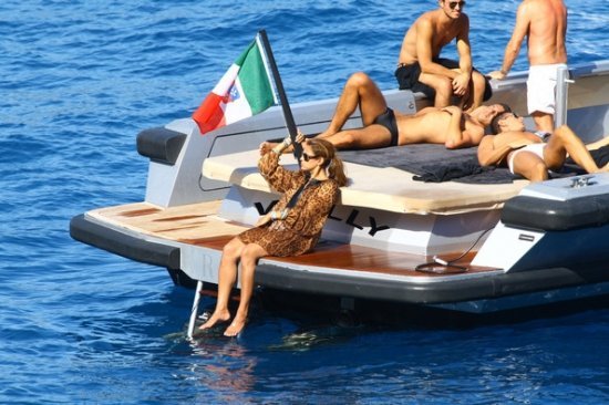 Ева Мендес на яхте