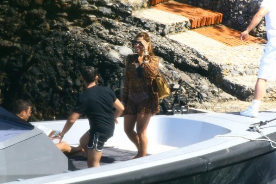 Ева Мендес на яхте