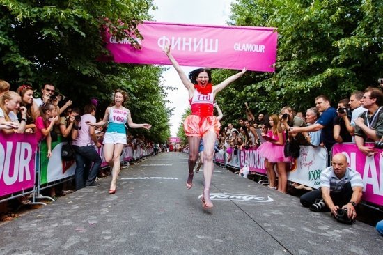 Glamour. Забег на шпильках