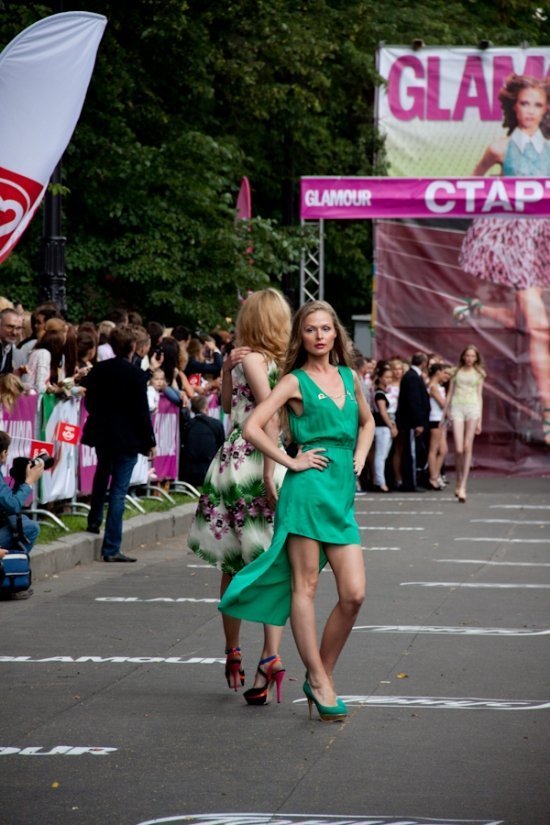 Glamour. Забег на шпильках