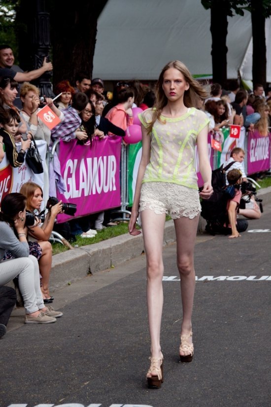 Glamour. Забег на шпильках
