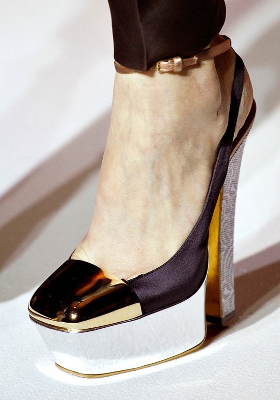 Ив Сен Лоран