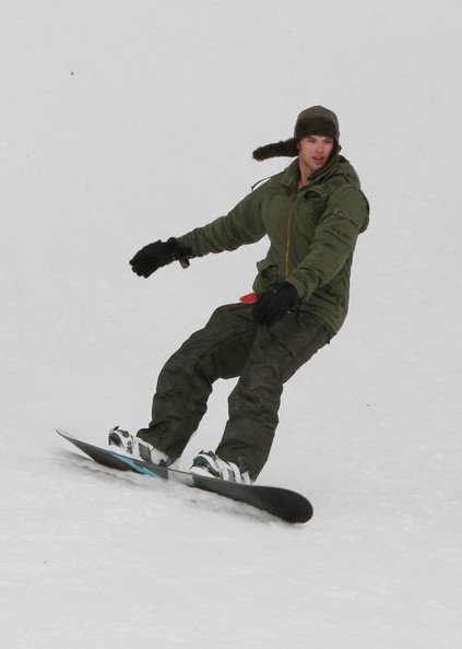 Келлан Латс