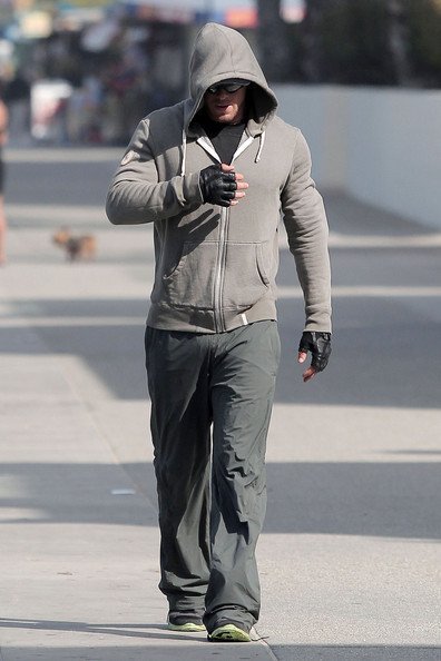 Келлан Латс