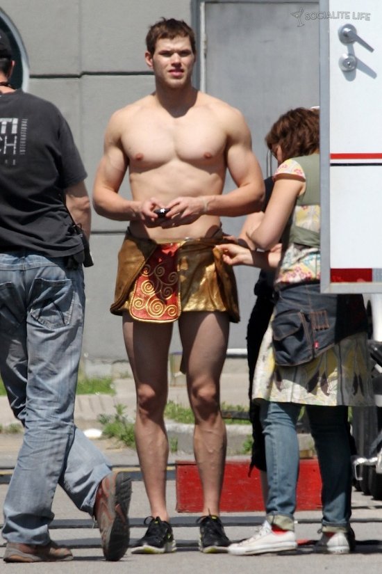 Келлан Латс