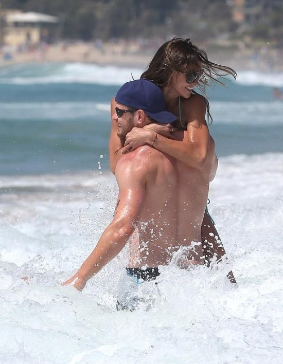 Келлан Латс