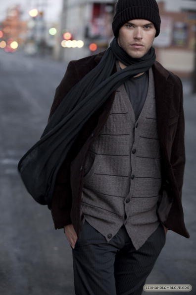 Келлан Латс