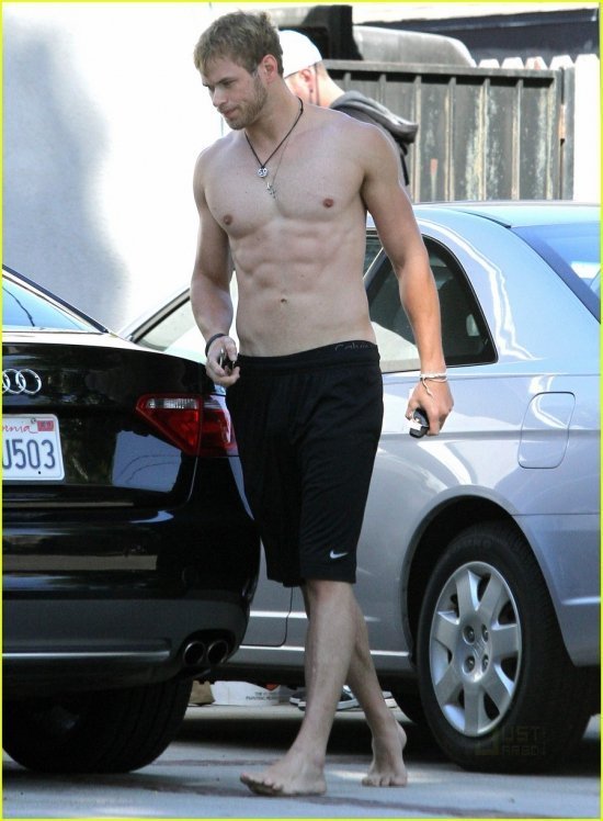 Келлан Латс