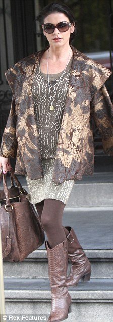 Кэтрин Зета Джонс1