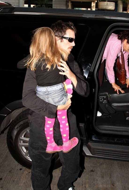 Кристиан Бейл с семьей