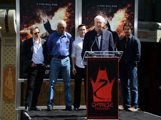 Кристофер Нолан оставляет отпечатки в цементе