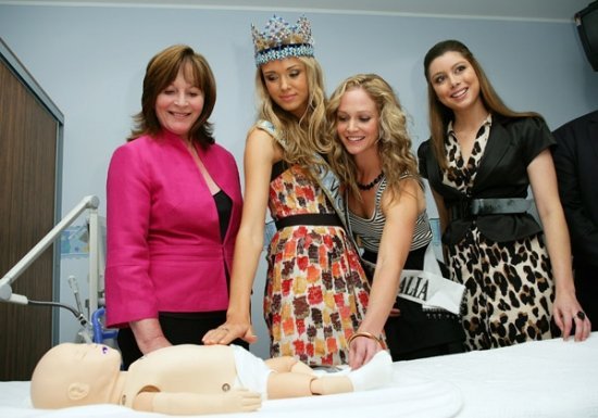 Ксения Сухинова в Австралии