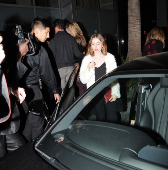 Лили Коллинз