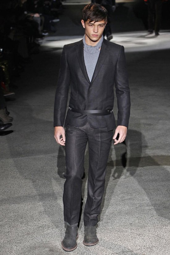 Луи Вуиттон