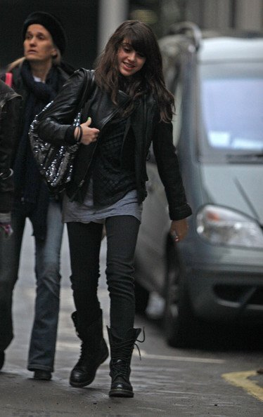 Лурдес Леон