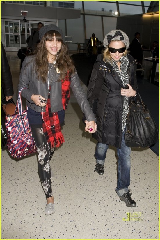 Мадонна и Лурдес