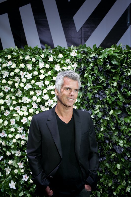 Марк Абрахамс. Два цвета