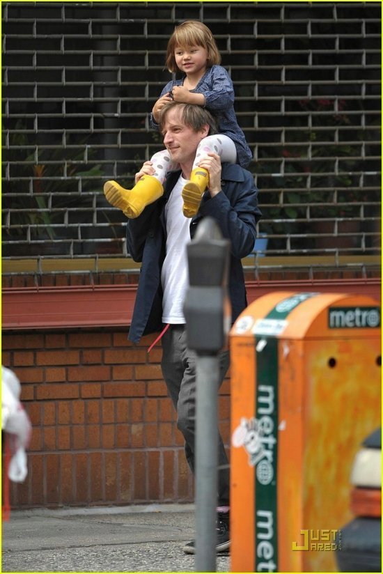 Матильда Леджер и Спайк Джонзи