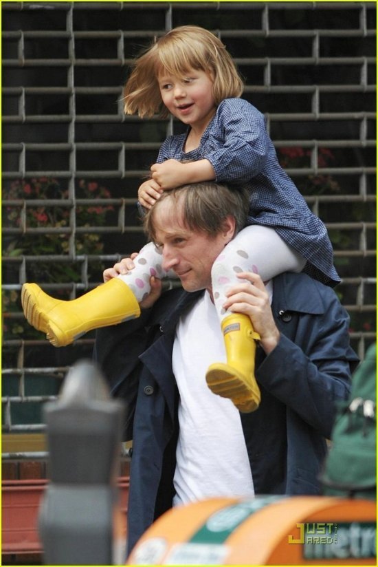 Матильда Леджер и Спайк Джонзи