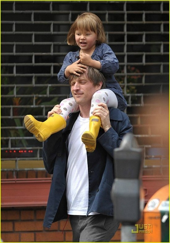 Матильда Леджер и Спайк Джонзи