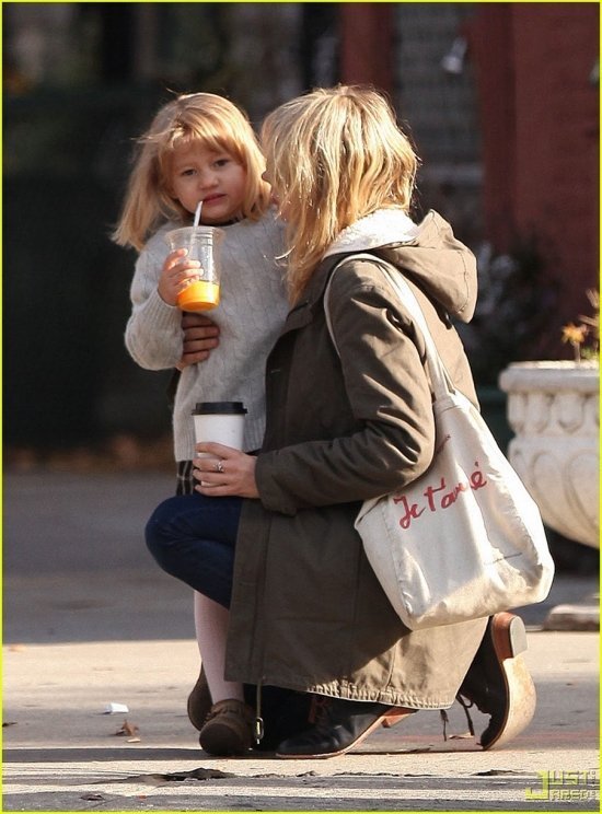 Мишель Уильямс и Матильда Леджер