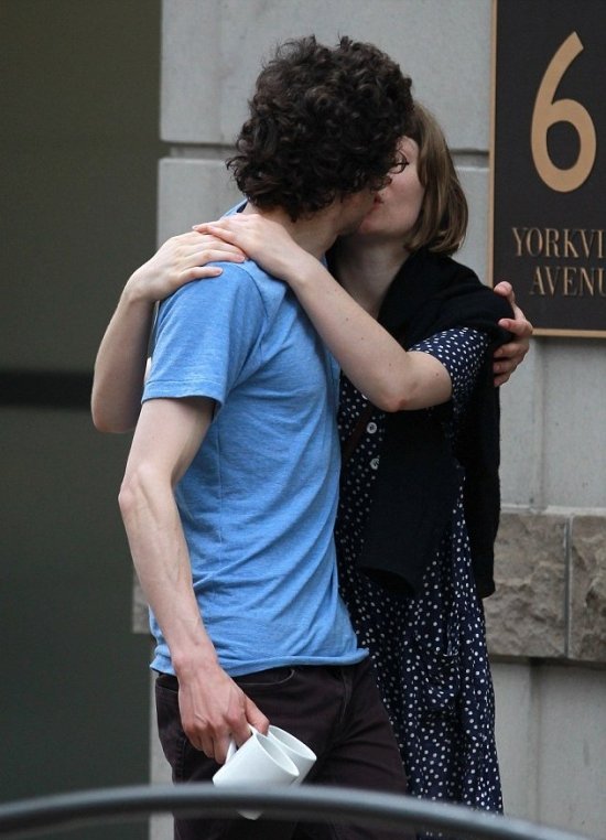 Мия Васиковска