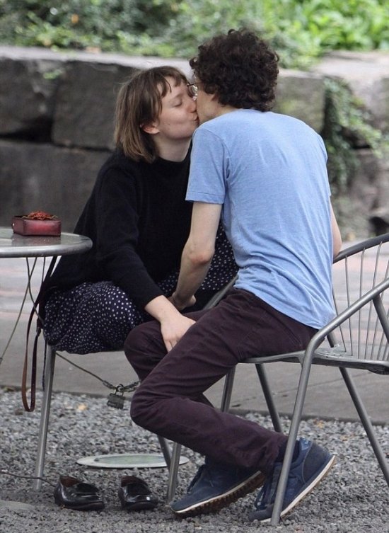 Мия Васиковска