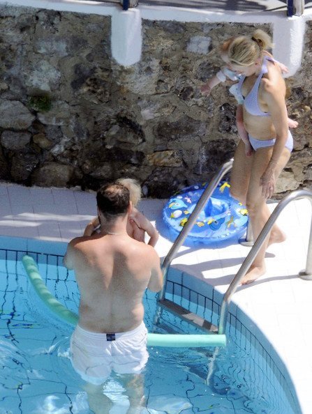 Наоми Уоттс и Лив Шрайбер с детьми