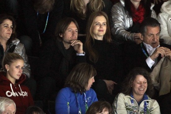 Николь и Кит на трибунах