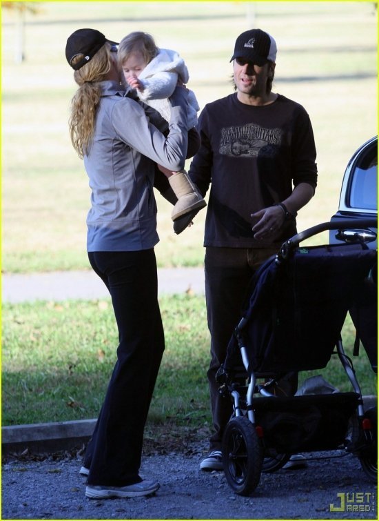 Николь Кидман с семьей