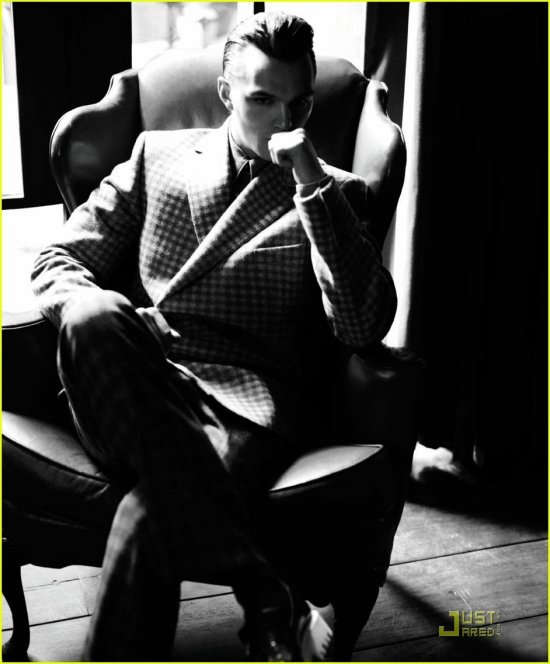 Николас Холт