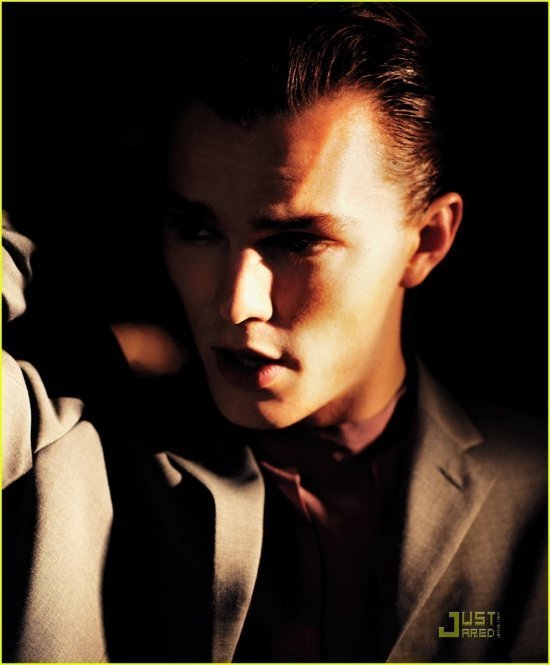 Николас Холт