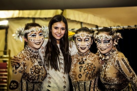 Нина Добрев