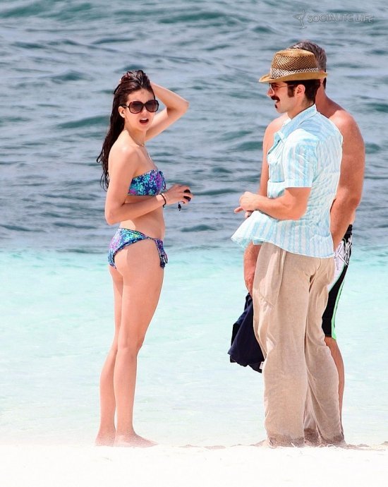 Нина Добрев