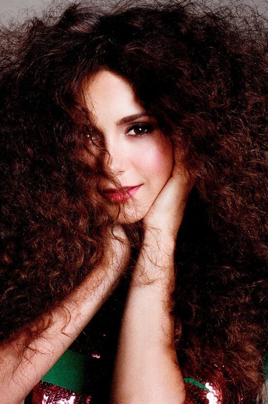 Нина Добрев