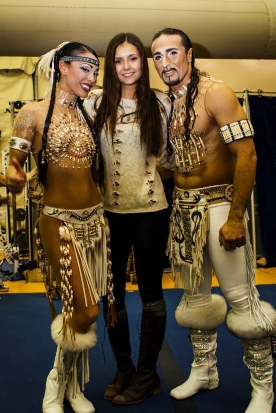 Нина Добрев