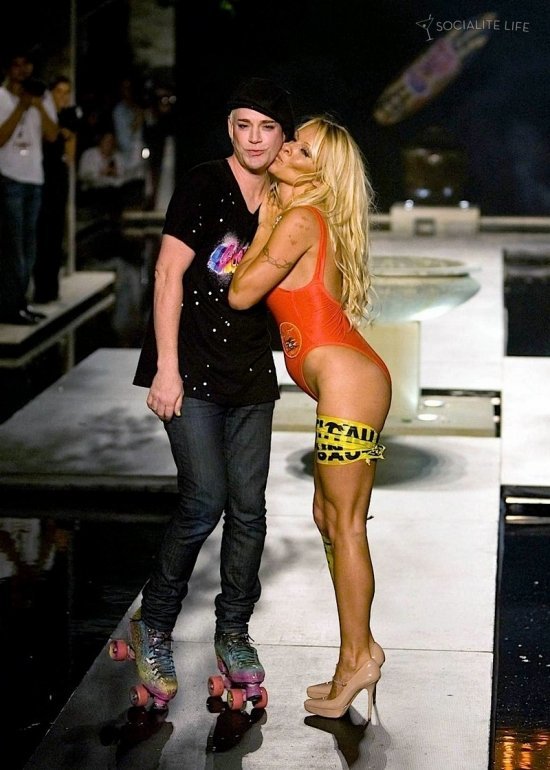 Памела Андерсон