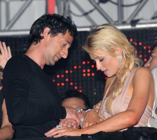 Пэрис Хилтон и Эдриан Броуди