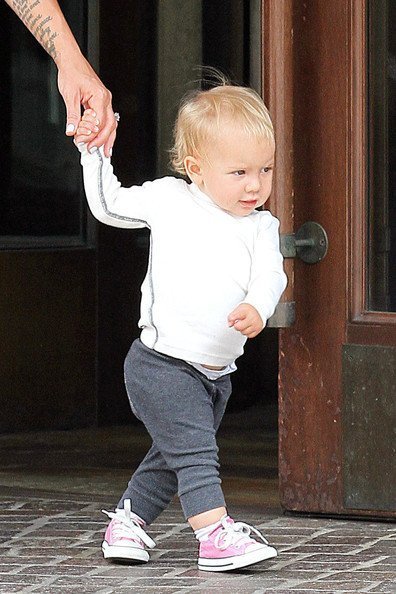 Первые шаги малышки Пинк - StarsLife - Новости шоу бизнеса