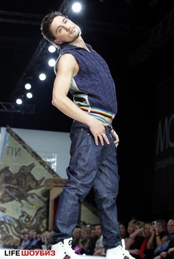 показ Ильи Шияна