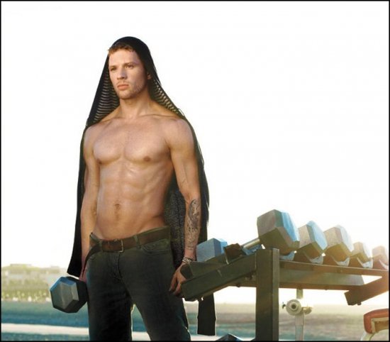 Райан Филиппи для Mens Health